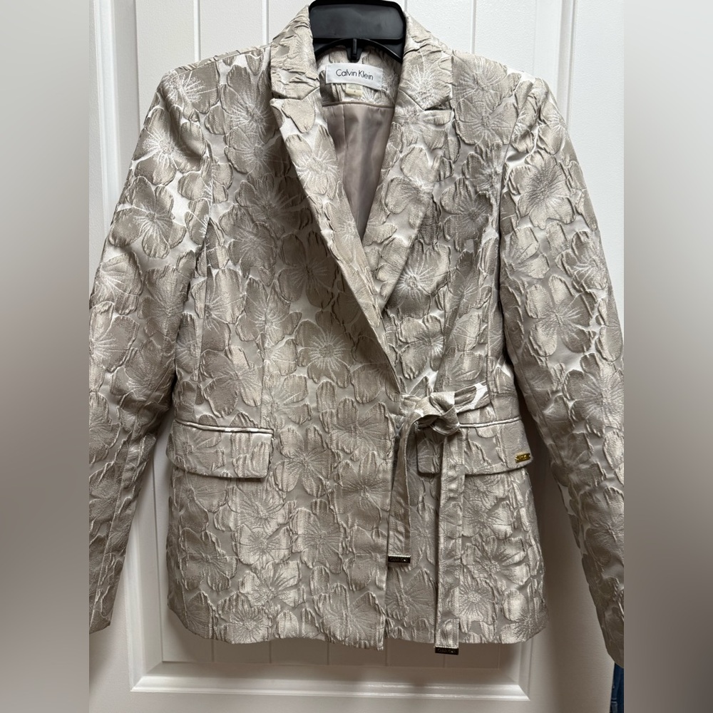 Calvin Klein Women's Dress Coat silver Silver Ties On Side Size 4 EUC Beautiful